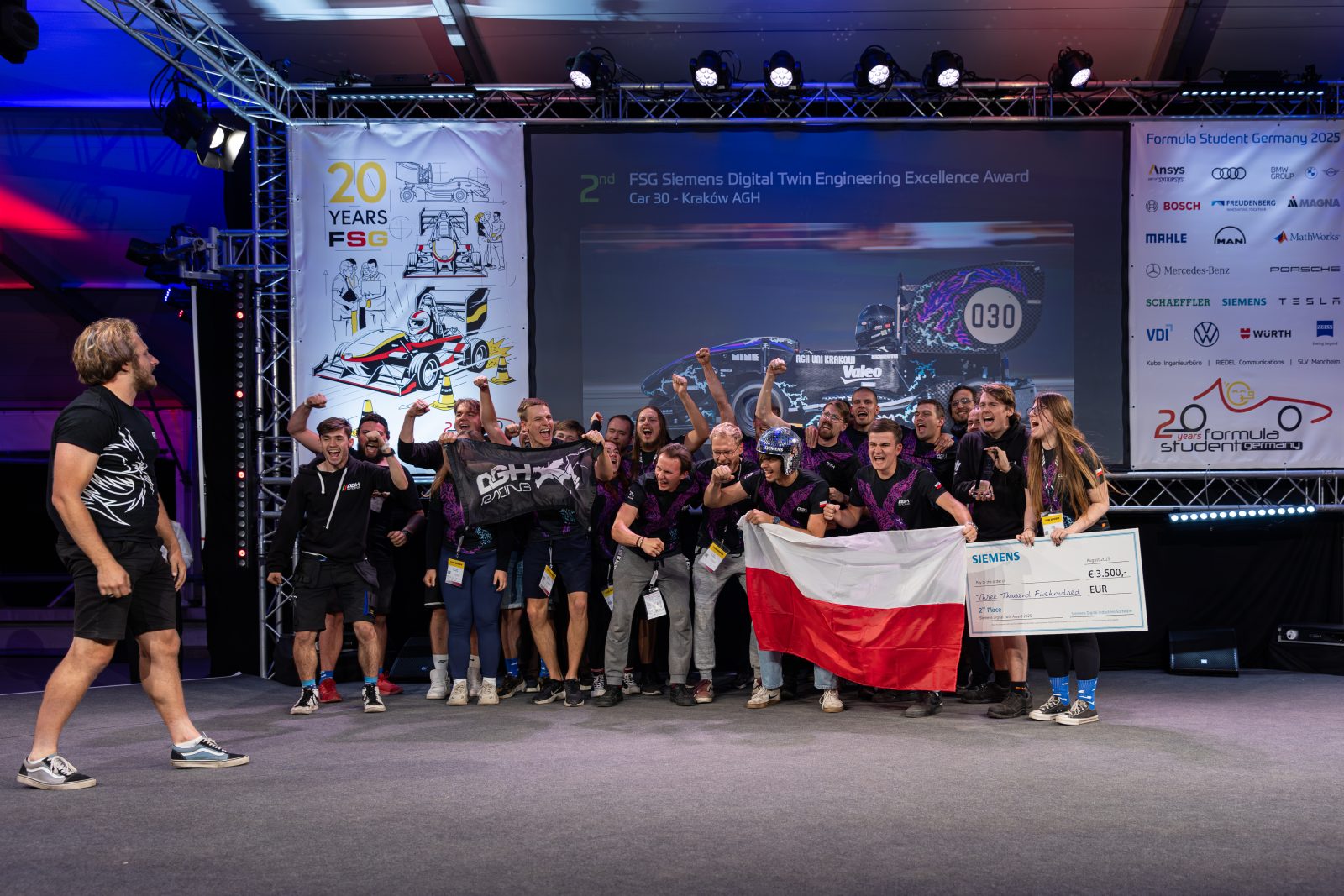 20250823_22-29-27_5167_maru